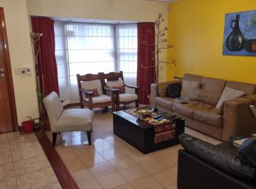 Casa · 303m² · 5 Ambientes · 3 Cocheras · Moderna Casa C/ Parque Pileta y G/ Play - Room