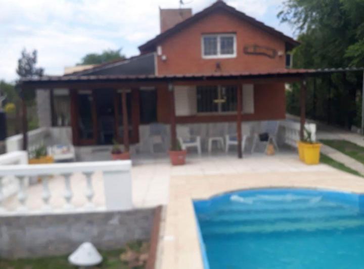 Casa · 144m² · 5 Ambientes · 2 Cocheras