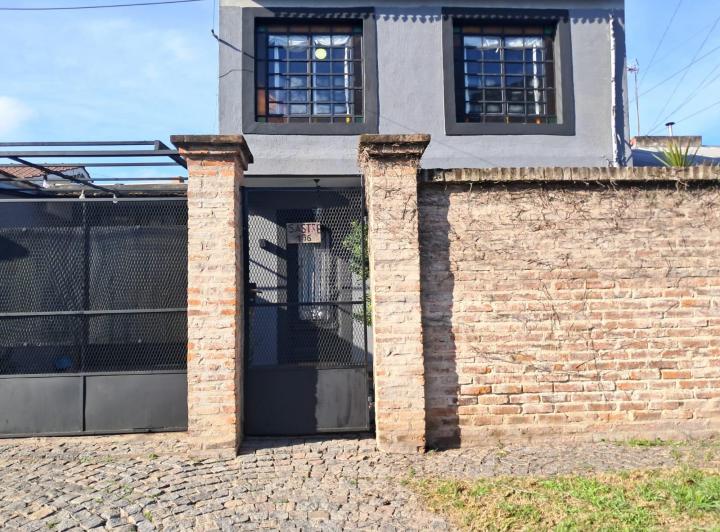 Casa · 150m² · 6 Ambientes · 4 Cocheras