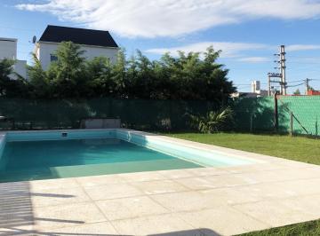 Casa · 72m² · 2 Dormitorios · 1 Cochera · Casa 2 Domitorios con Pileta en Ts3