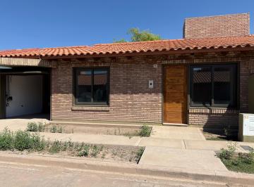 Casa de 5 ambientes, Dorrego · 3 Hab/2 Baños/b° Privado/dorrego/estrenar