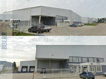 Bodega-Galpón · 3500m² · 3.300 m a Seminuevos en Centro Industrial Pilarica - Oficinas