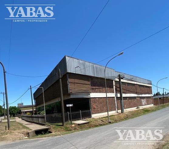 Local comercial · 2600m²