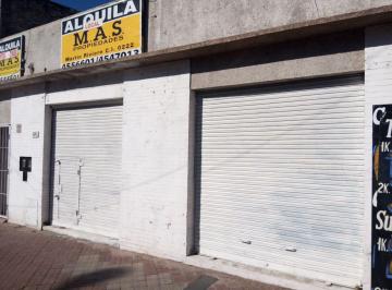 Casa · 230m² · 4 Ambientes · Local Comercial con Casa Interna Sobre Av Sorrento 885