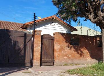 Casa de 4 ambientes, Almirante Brown · Casa en Alquiler