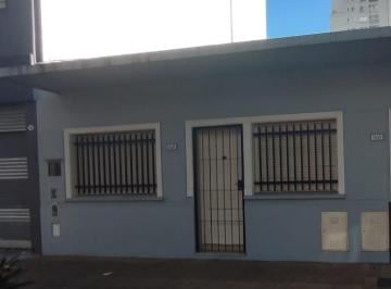 PH de 4 ambientes, Belgrano · PH 4 Amb - Frente - Patio - Baño y Toilette. Coc Com. Recién Pintado. Sin Expensas