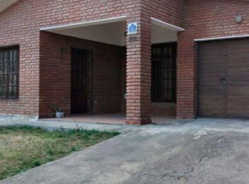 Casa de 2 ambientes, Villa Giardino · Casa en Venta de 3 Dorm. C/ Cochera en Villa Giardino