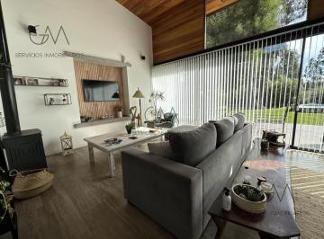 Casa · 160m² · 4 Ambientes · Alquiler Temporada Barrio Privado Las Prunas