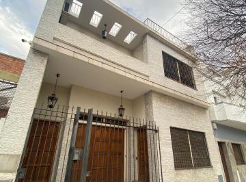 Casa · 215m² · 5 Ambientes · 1 Cochera · Venta | Casa 5 Ambientes | Balcón, Terraza y Patio | Liniers