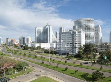Foto1 · Alexander Boulevard. Departamento de 2 Dorm., en Venta y Alquiler.
