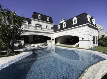 Casa · 533m² · 5 Ambientes · 3 Cocheras · Casa Estilo Frances en Venta El Yacht - Nordelta