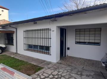 Casa · 100m² · 3 Dormitorios · 2 Cocheras · Chalet a 50 m Av Brandsen. en Venta. Ituzaingo Norte