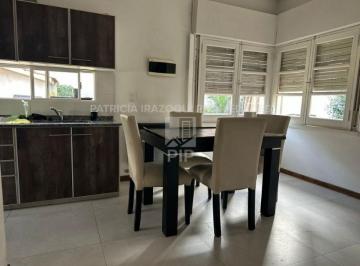 Casa · 150m² · 4 Ambientes · 2 Cocheras · Casa en Venta en Haedo