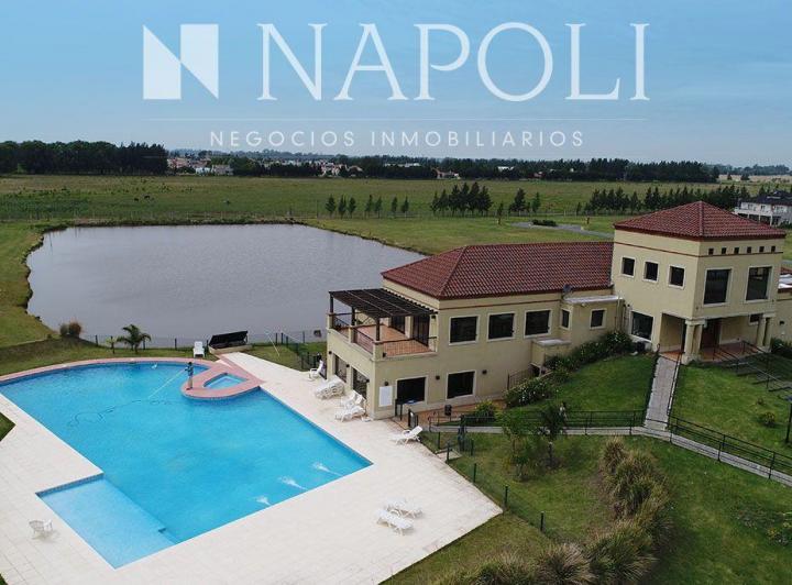 Terreno · 876m²