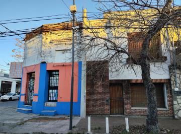 Local comercial · 227m² · Hermoso Local Centrico Esquina con Casa
