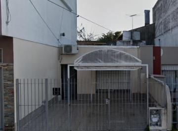 PH de 2 ambientes, Quilmes · Casa Ph + Entrada Auto + Pileta + Verde. Venta, L. de La Torre, Quilmes Oeste