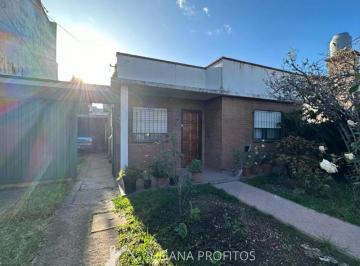 Casa · 100m² · 3 Ambientes · 1 Cochera · Casa en Venta 4 Ambientes Quilmes Oeste