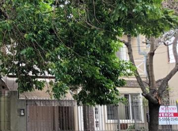 Casa de 5 ambientes, Quilmes · Chalet en Dos Plantas, con Piscina y Amplio Parque. Posibilidad Emp. Inmob.
