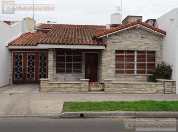 Casa · 4 Ambientes · 3 Cocheras · Casa en Turdera