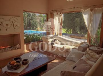 Casa · 140m² · 3 Ambientes · 3 Cocheras · Casa en Venta 3 Amb en Campo Chico con Pileta