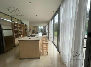 Casa · 220m² · 4 Ambientes · Casa en Alquiler Temporada Arenas del Sur