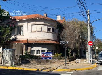 Casa · 224m² · 5 Ambientes · 1 Cochera · Exc. Chalet a 1/c de Av Maipú en Exc. Sector con 5 Amb. Patio y Cochera