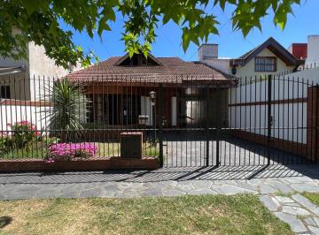 Casa · 200m² · 4 Ambientes · 2 Cocheras · Casa Venta Ituzaingo Tres Dorm. Piscina