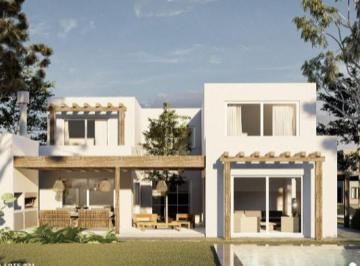 Casa · 243m² · 3 Dormitorios · 1 Cochera · Casa Barrio Santa Ana
