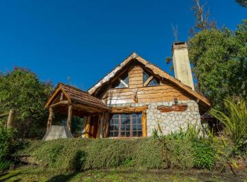 Casa · 303m² · 10 Ambientes · Tres Cabañas en El Bosque Peralta Ramos.