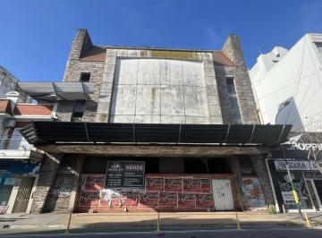 Terreno · 1102m² · Propiedad Comercial en El Centro de La Calle 12 de Octubre, Ex Cine Normandie.