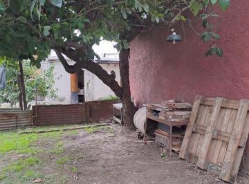 Casa de 3 ambientes, Berazategui · Lote con Mejoras