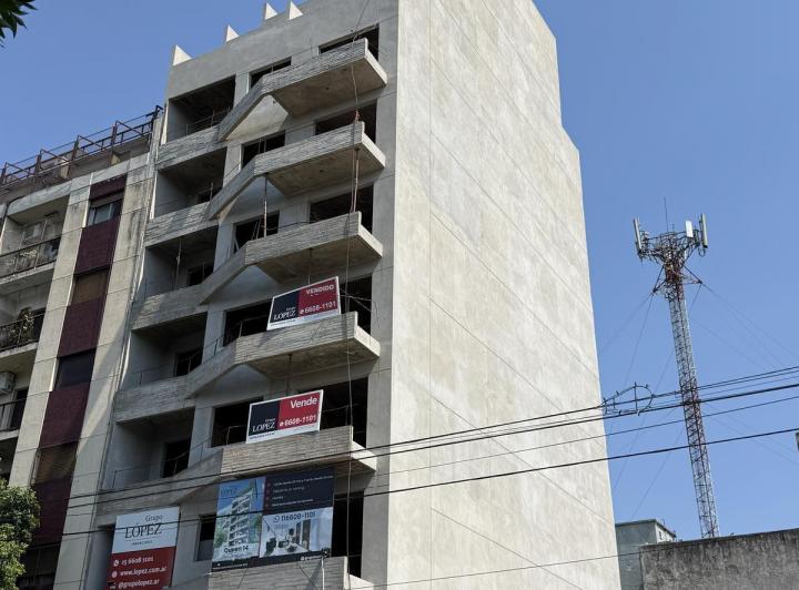 Desarrollo vertical · Queen 14 - Av Constituyentes 3610