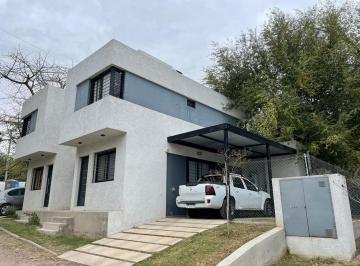 Casa · 100m² · 3 Ambientes · 1 Cochera · Vendo Dúplex 2 Dorm. Housing Villa Allende