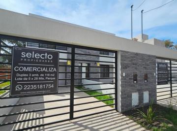 PH · 98m² · 3 Ambientes · 6 Cocheras · En Venta. Dúplex 3 Ambientes con Entrada de Auto y Parque. Barrio San Jerónimo.