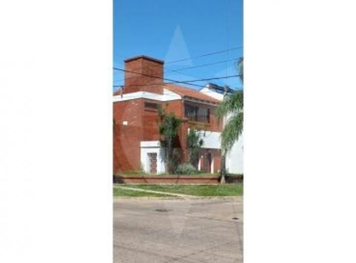 Casa · 166m² · 3 Ambientes · 1 Cochera