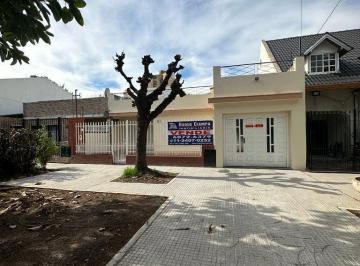 Casa · 160m² · 5 Ambientes · 1 Cochera · Casa en Villa Lugano, Capital Federal, Buenos Aires