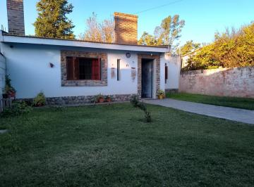 Casa · 210m² · 4 Ambientes · Vendo Casa + 3 Locales Sobre Av Donato Alvarez