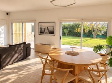 Casa · 170m² · 4 Ambientes · 2 Cocheras · Casa en Venta en Weston 4 Ambientes | Una Planta