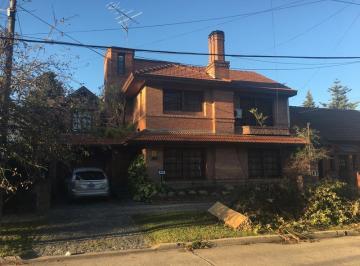 Casa · 250m² · 5 Ambientes · Retiro 83