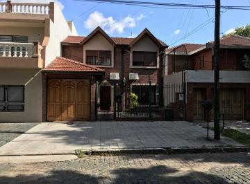 Casa · 260m² · 7 Ambientes · Casa - Banfield Oeste