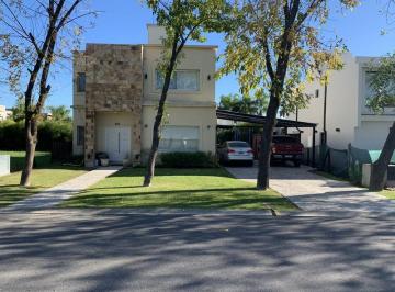 Casa · 200m² · 3 Dormitorios · 3 Cocheras · Casa - Brisas de Adrogué