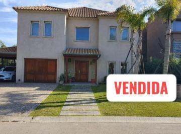 Casa · 280m² · 4 Dormitorios · 2 Cocheras · Casa - Adrogue