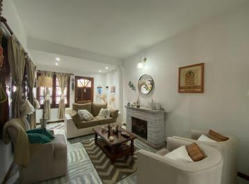 Casa · 305m² · 5 Ambientes · 2 Cocheras · Don Torcuato - Casa 3 Dorm - Gran Quincho - Pileta - Local
