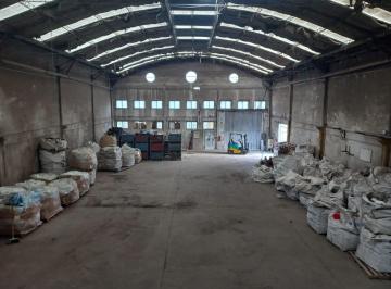Bodega-Galpón , General San Martín · Galpón 620 m² Cub. y 900 m² Libres