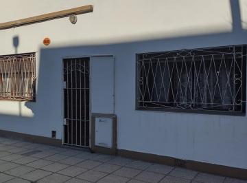 Local comercial · 105m² · 3 Ambientes · Vende Local con Vivienda Excelente Ubicacion - Oportunidad