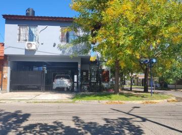 Casa · 163m² · 4 Ambientes · 3 Cocheras · Ituzaingo Norte Venta de Casa Ideal Para Dos Familias