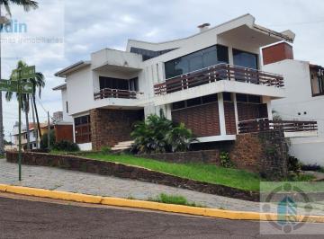 Casa · 366m² · 4 Cocheras · Se Vende Importante Casa Barrio Agucates en Esquina a m de Costanera con Vistas Al Rio