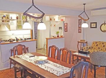Departamento · 77m² · 3 Ambientes · Excelente Depto de 3amb Al Frente con 3 Balcones