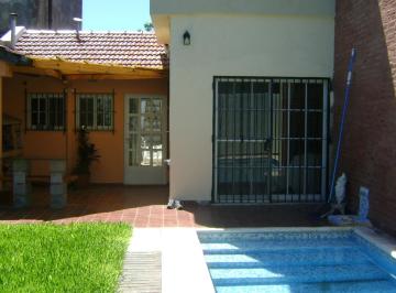 Casa de 6 ambientes, Villa Pueyrredón · Casa con Pileta Sobre Terreno 8.66x33