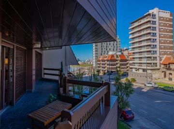 Departamento · 150m² · 4 Ambientes · 2 Cocheras · Importante Piso en Lo Alto de La Loma de Av Colón, Zona Varese. Tour Virtual